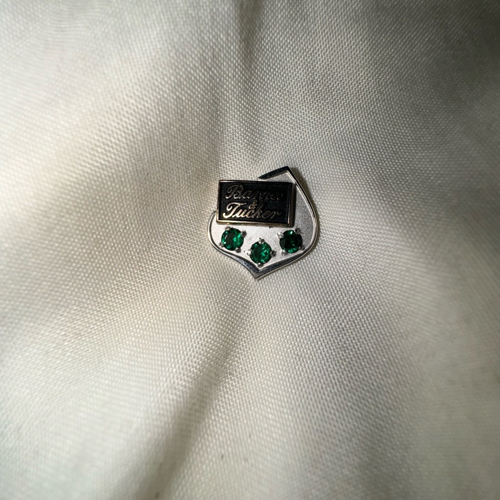 10K White Gold Pin With Emeralds